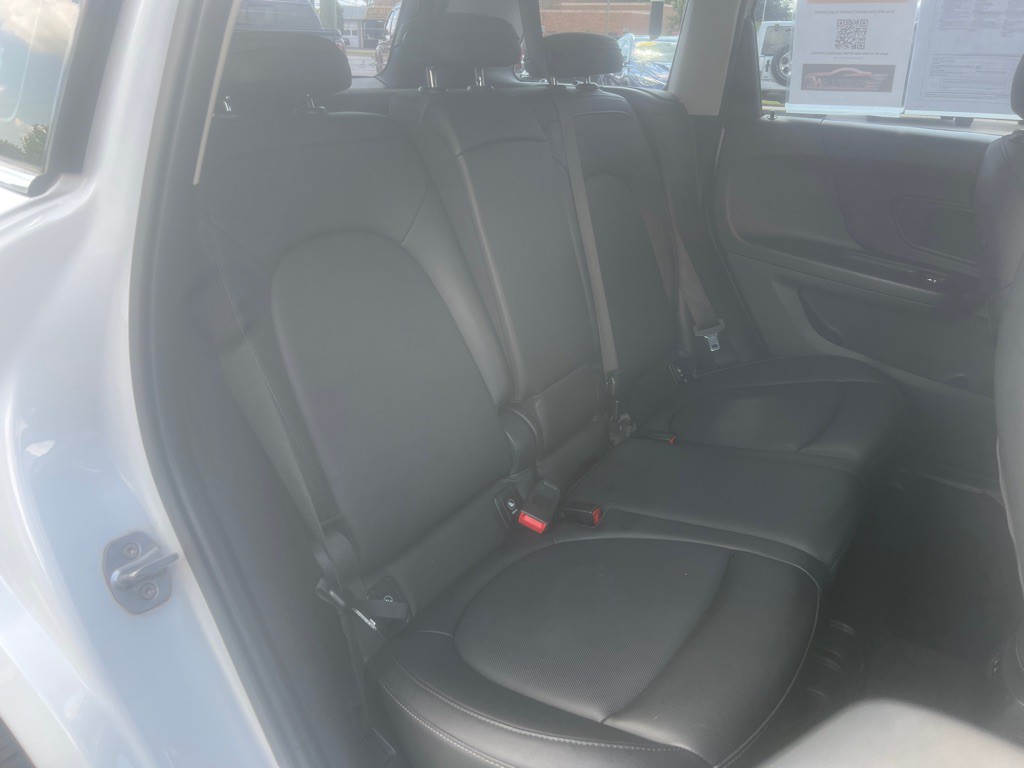 2019 MINI Cooper Image 12