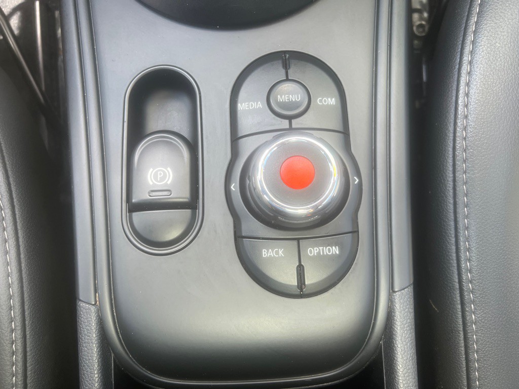 2019 MINI Cooper Image 23