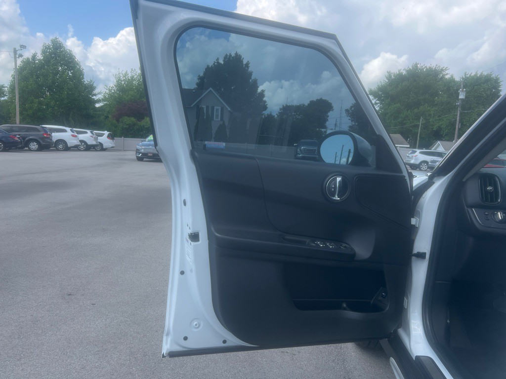 2019 MINI Cooper Image 32