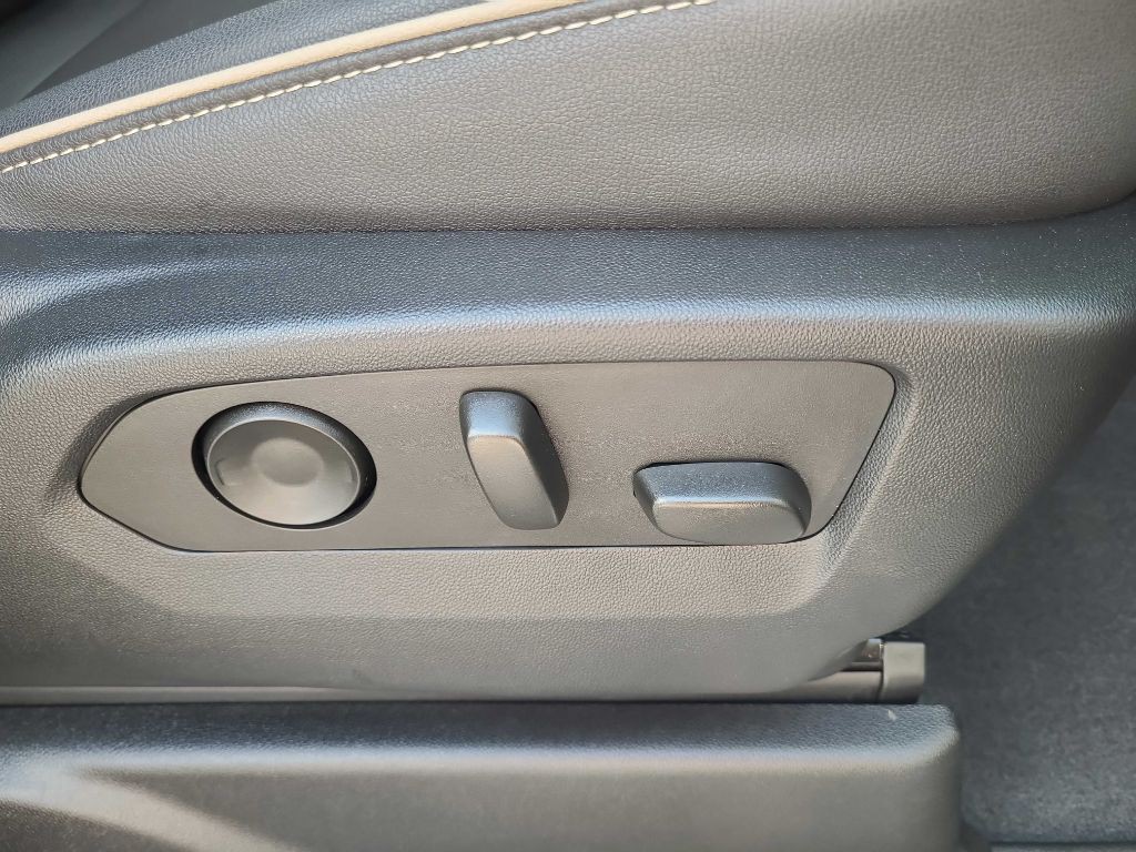 2022 GMC Yukon Image 35