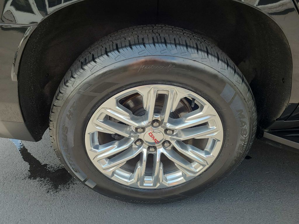 2022 GMC Yukon Image 42