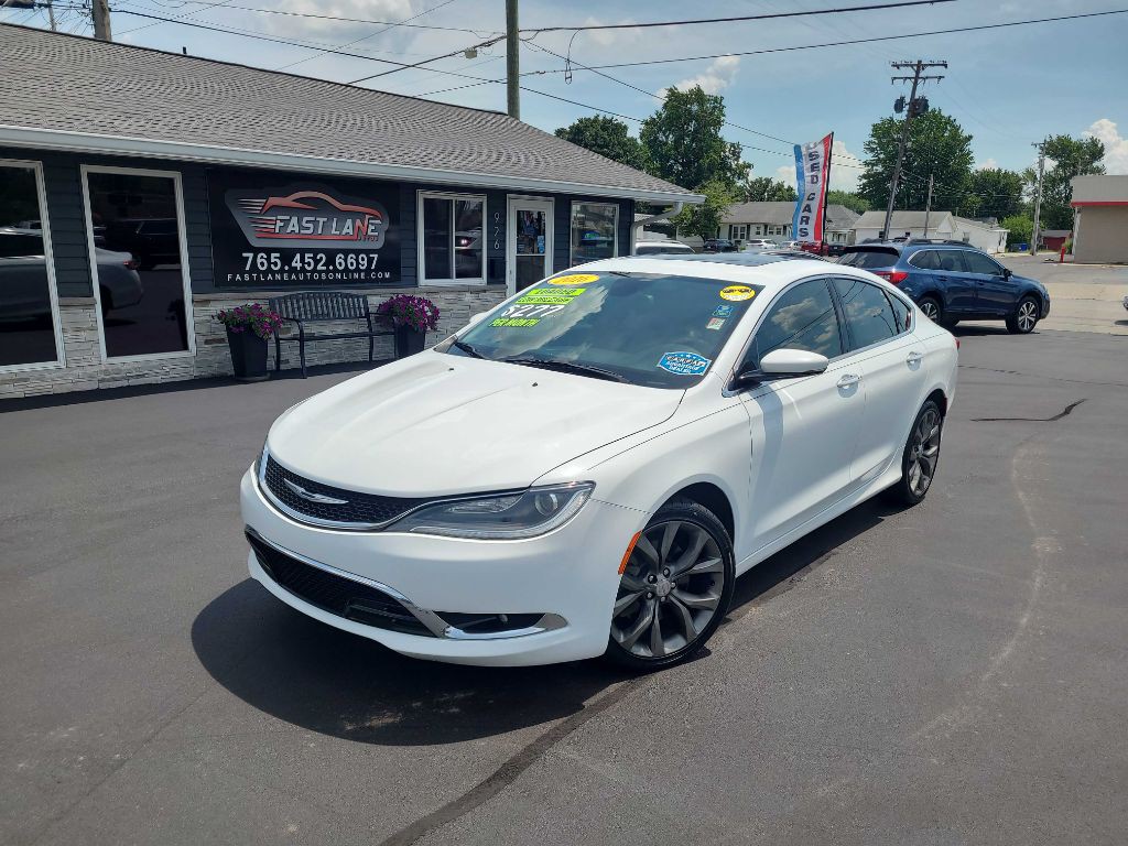 2016 Chrysler 200 Image 1