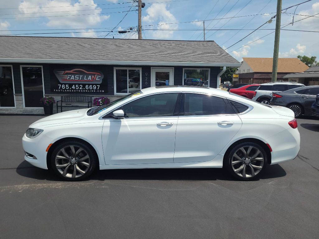 2016 Chrysler 200 Image 2