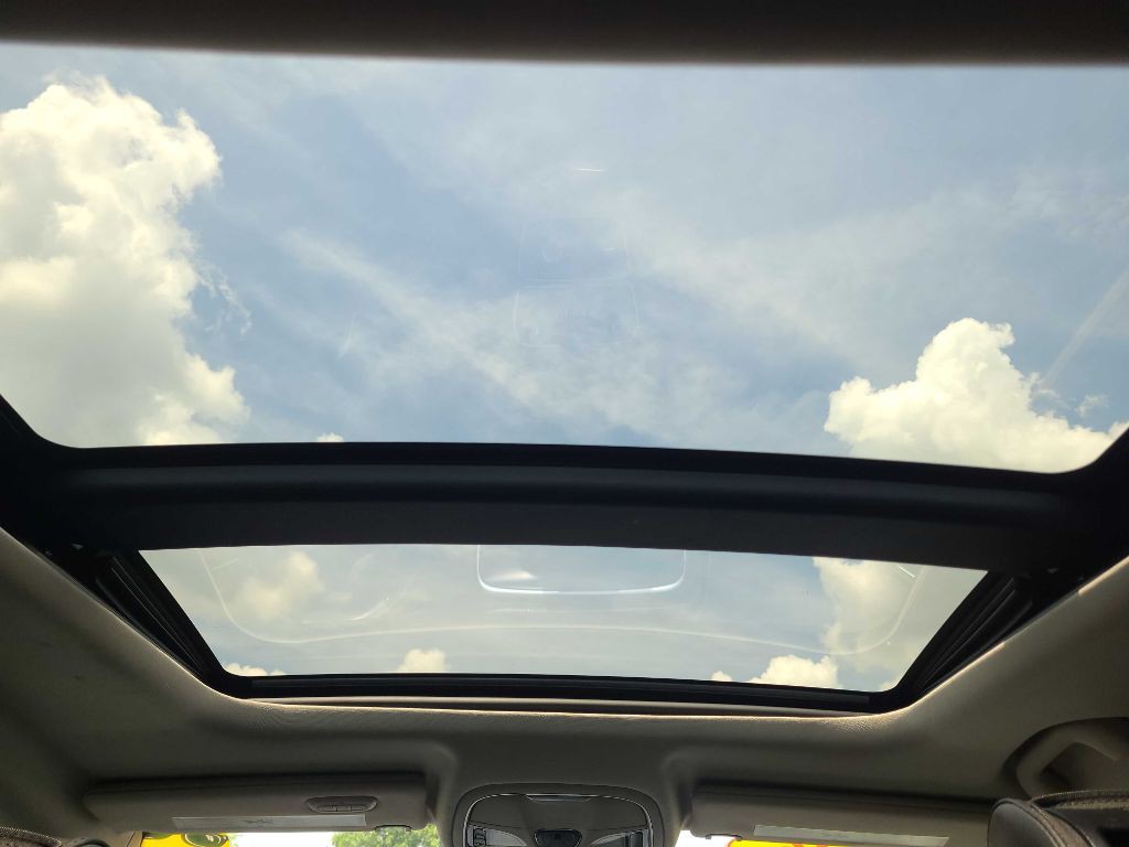 2016 Chrysler 200 Image 14