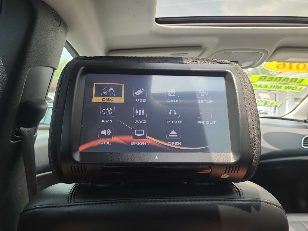 2016 Chrysler 200 Image 16