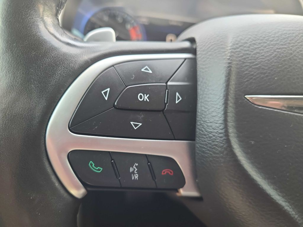 2016 Chrysler 200 Image 22