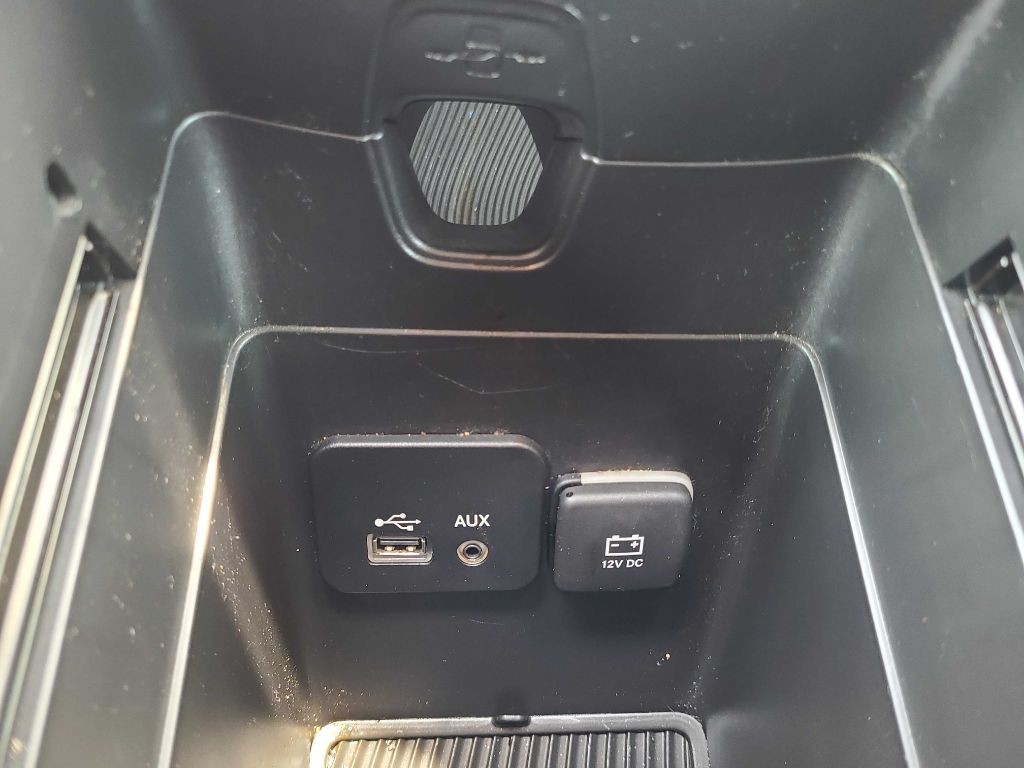 2016 Chrysler 200 Image 27