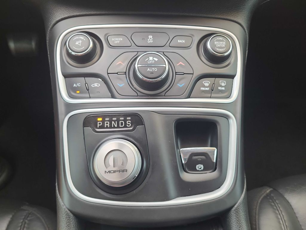 2016 Chrysler 200 Image 30