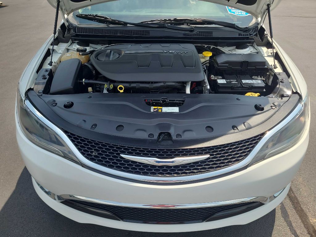 2016 Chrysler 200 Image 46