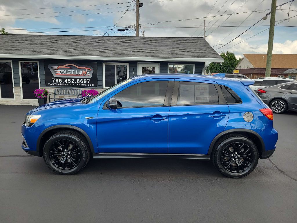 2019 Mitsubishi Outlander Image 2