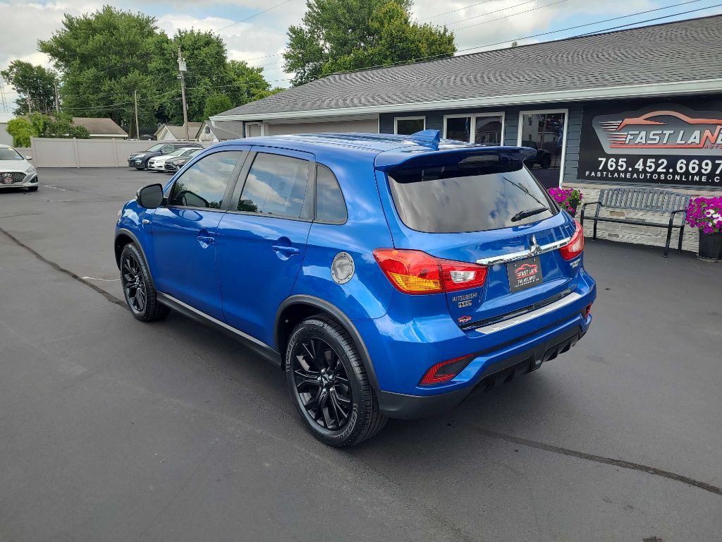 2019 Mitsubishi Outlander Image 3