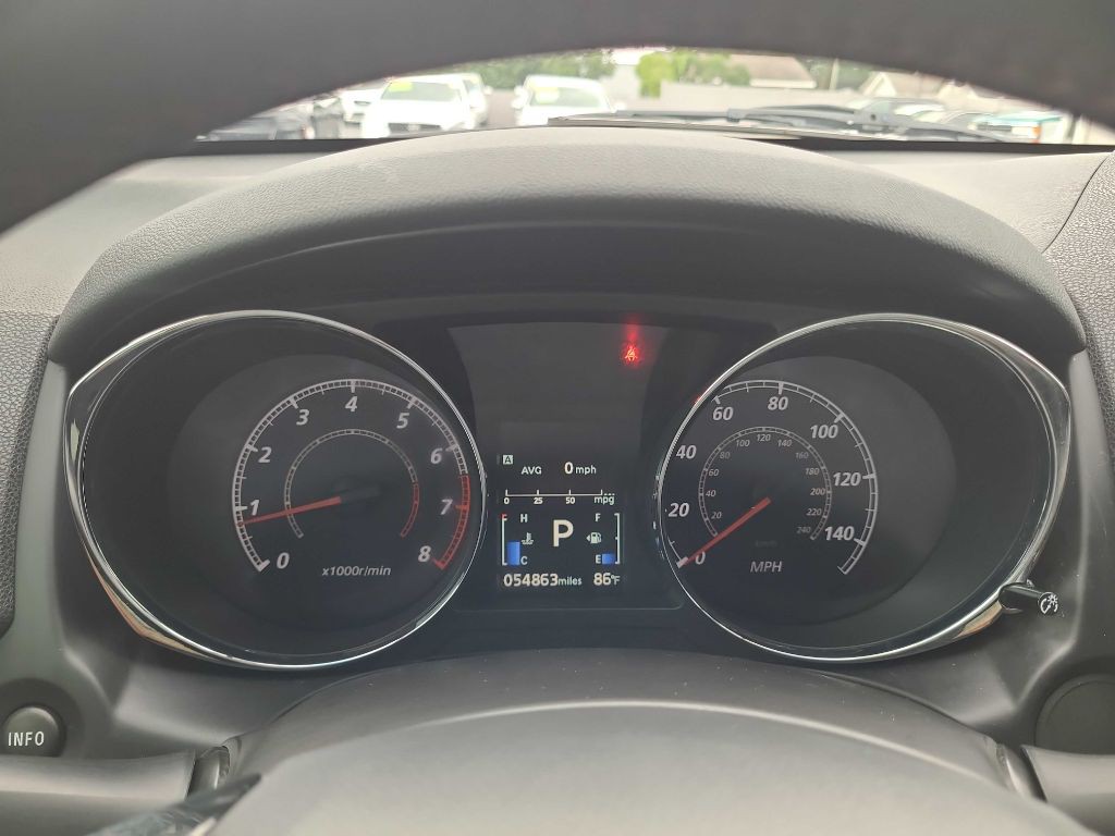 2019 Mitsubishi Outlander Image 16