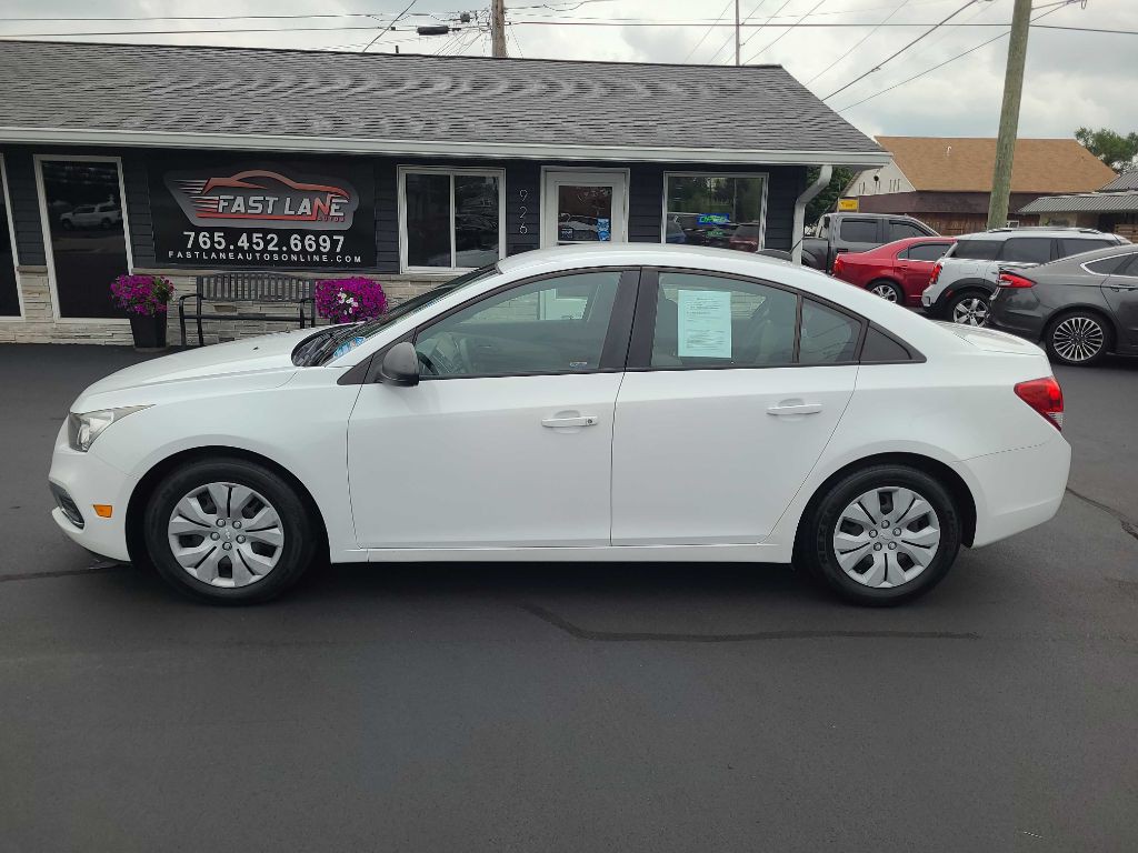 2016 Chevrolet Cruze Image 2