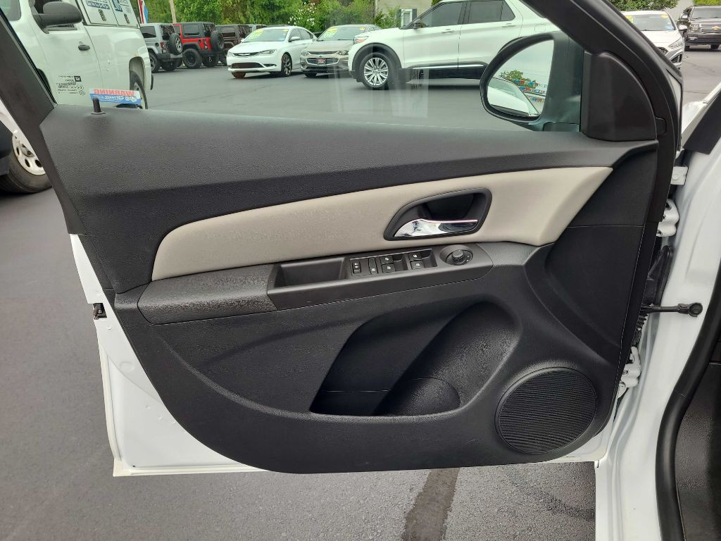 2016 Chevrolet Cruze Image 25