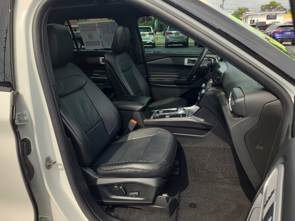 2020 Ford Explorer Image 12