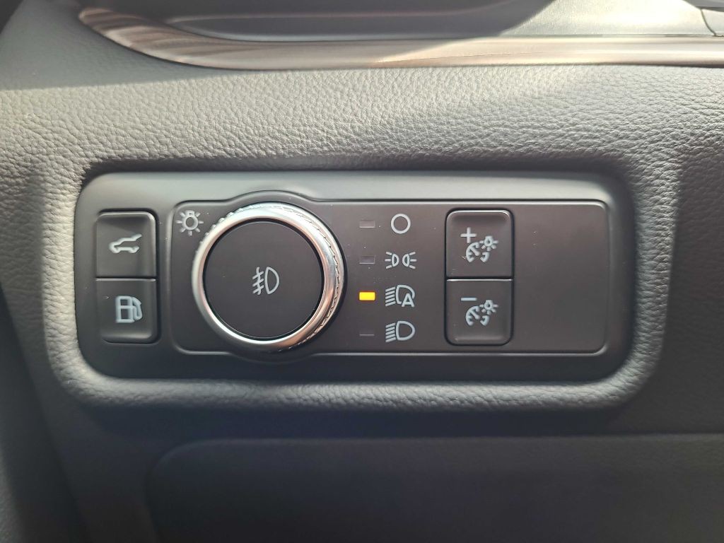 2020 Ford Explorer Image 23