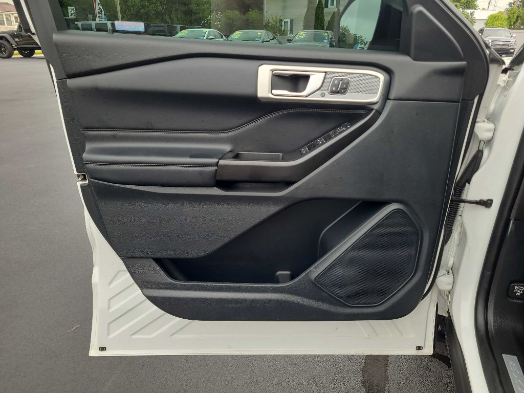 2020 Ford Explorer Image 39