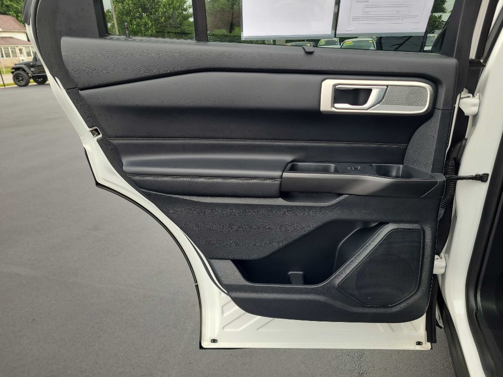2020 Ford Explorer Image 40