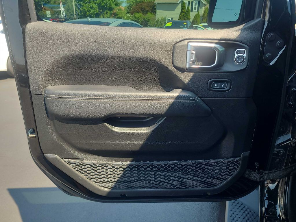 2023 Jeep Wrangler Image 28
