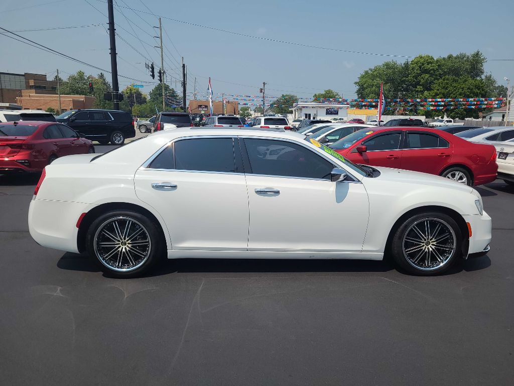 2020 Chrysler 300 Image 6