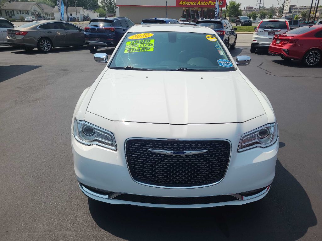 2020 Chrysler 300 Image 8