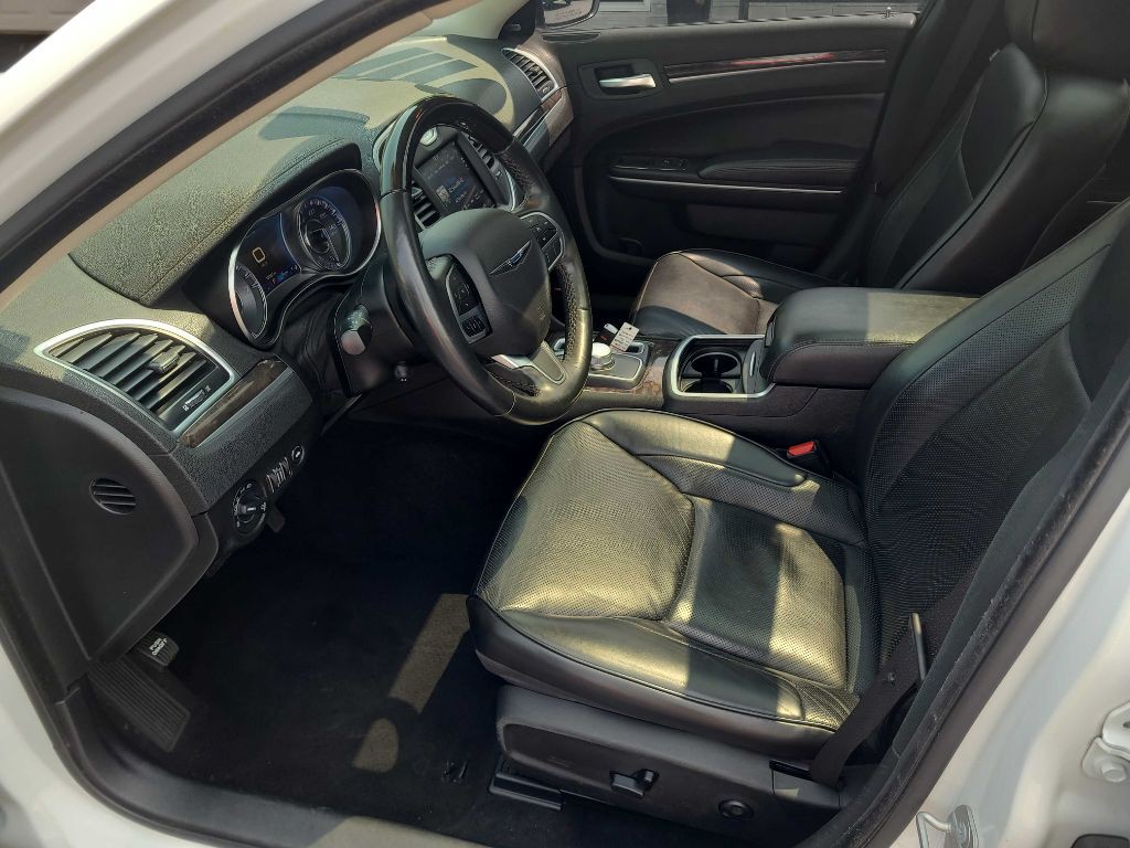2020 Chrysler 300 Image 10