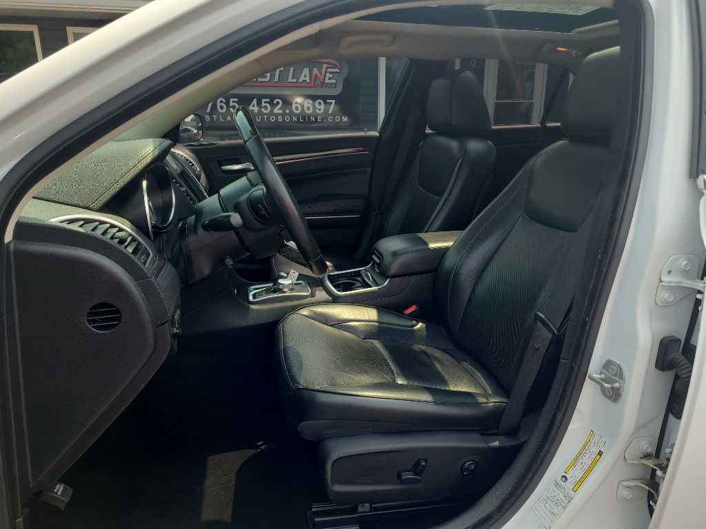 2020 Chrysler 300 Image 11