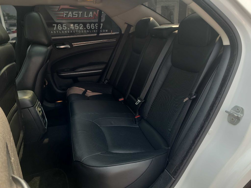 2020 Chrysler 300 Image 13