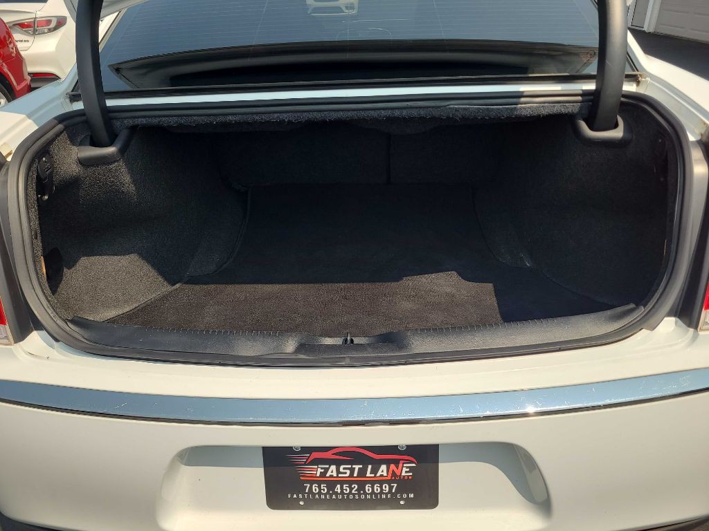 2020 Chrysler 300 Image 15