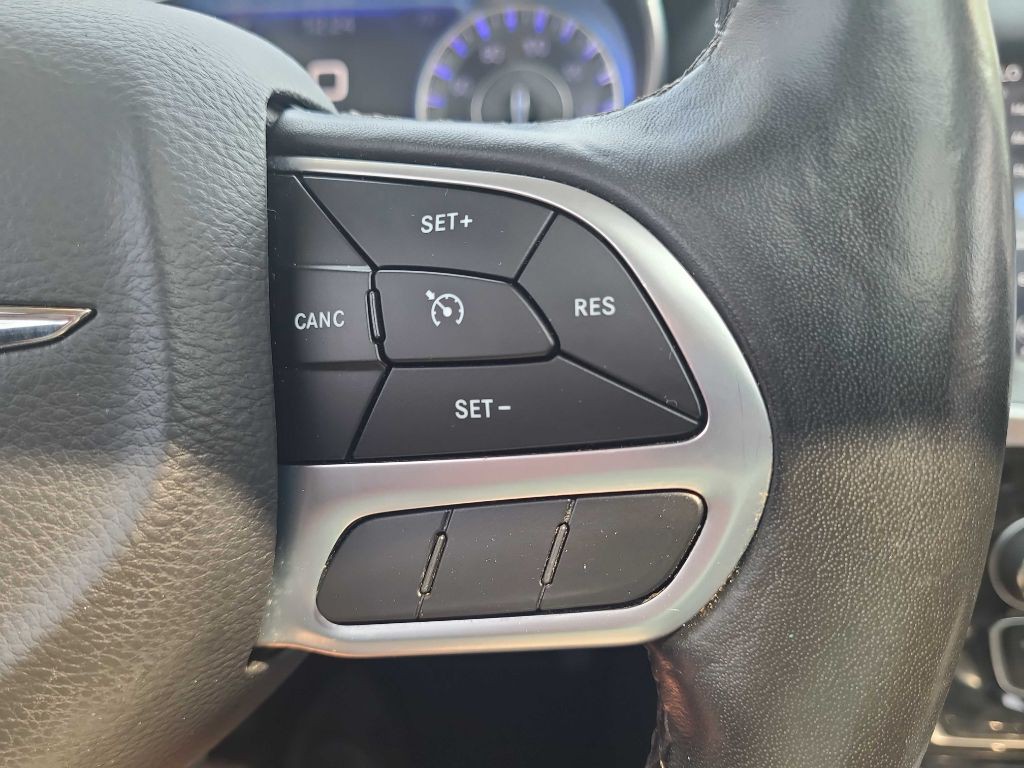 2020 Chrysler 300 Image 23