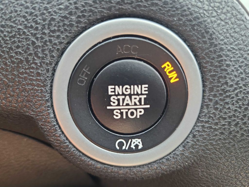 2020 Chrysler 300 Image 24
