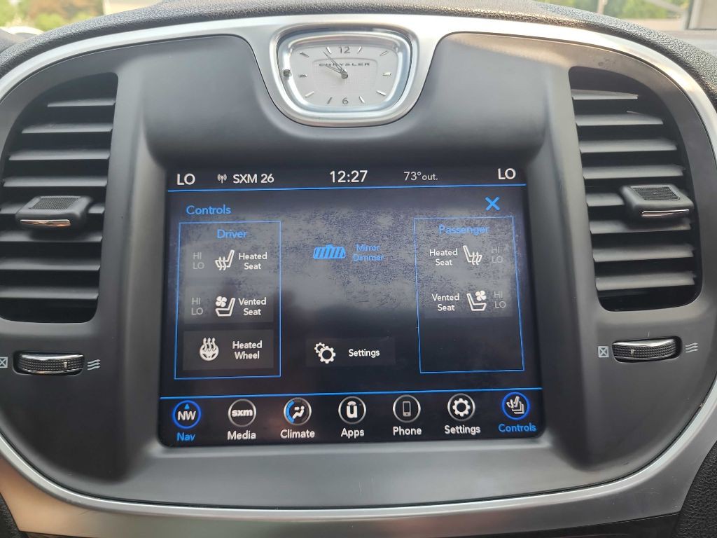 2020 Chrysler 300 Image 27