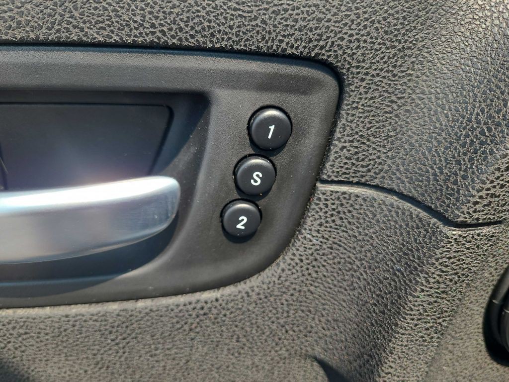 2020 Chrysler 300 Image 31