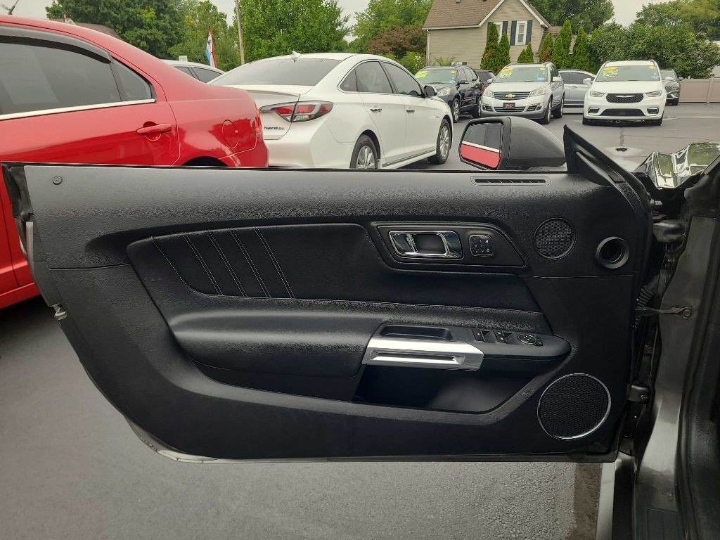 2015 Ford Mustang Image 39