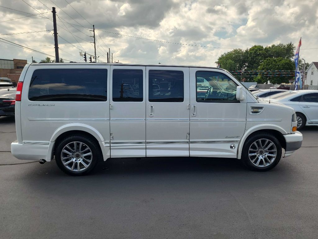2019 GMC Savana Image 6