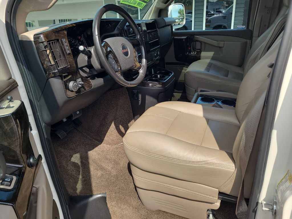 2019 GMC Savana Image 9