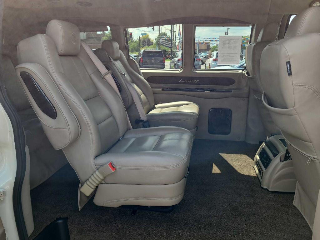 2019 GMC Savana Image 12