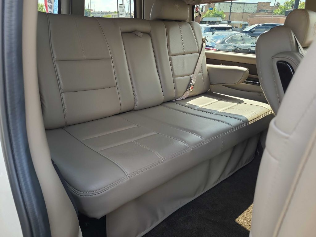 2019 GMC Savana Image 13