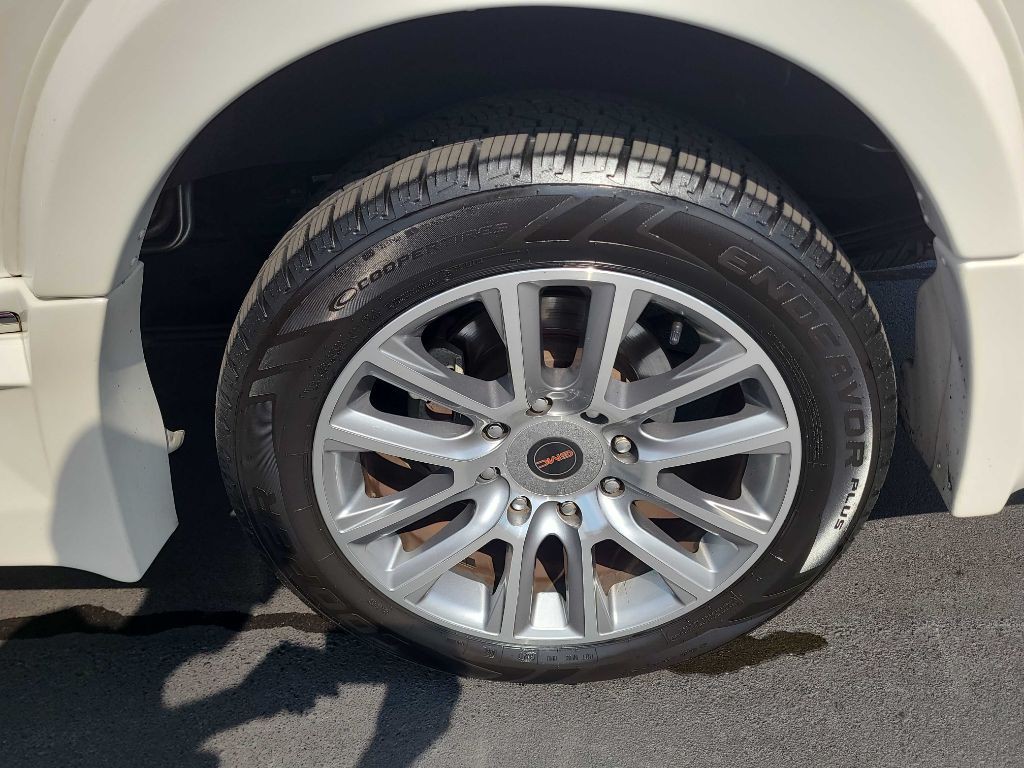 2019 GMC Savana Image 33