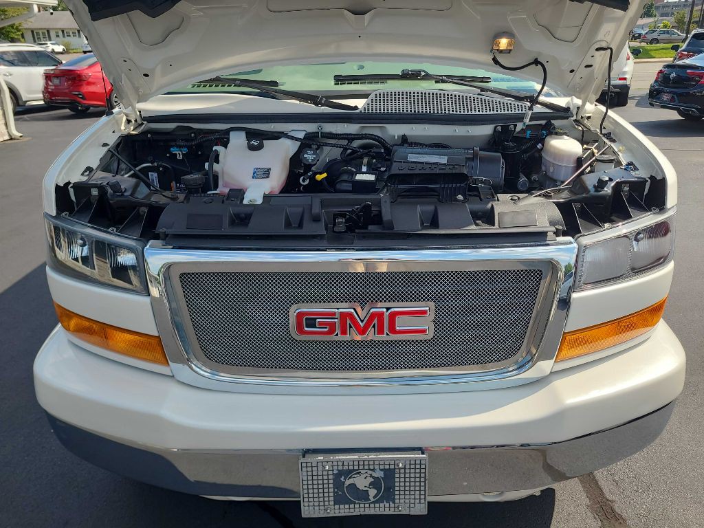 2019 GMC Savana Image 36