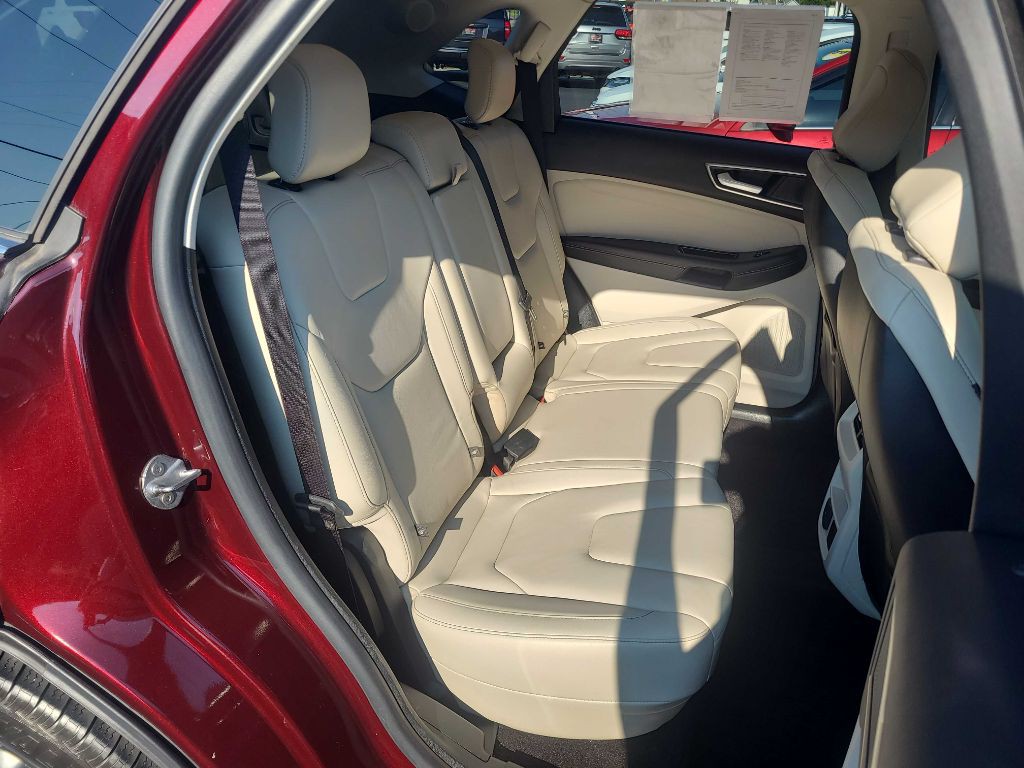 2020 Ford Edge Image 13