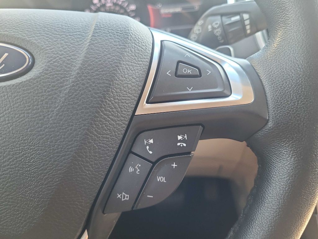 2020 Ford Edge Image 21