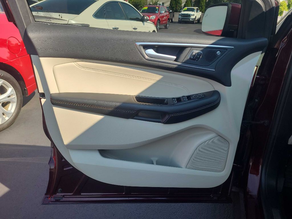 2020 Ford Edge Image 35