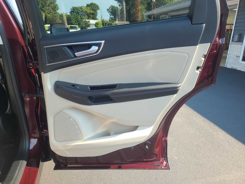 2020 Ford Edge Image 38