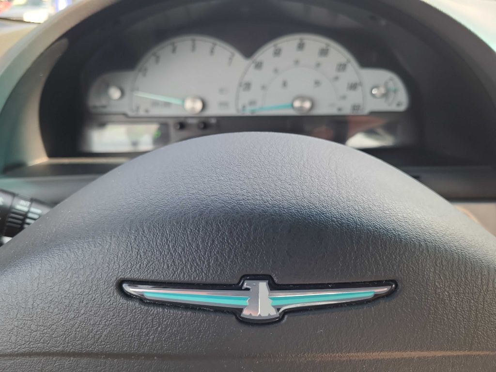 2002 Ford Thunderbird Image 13