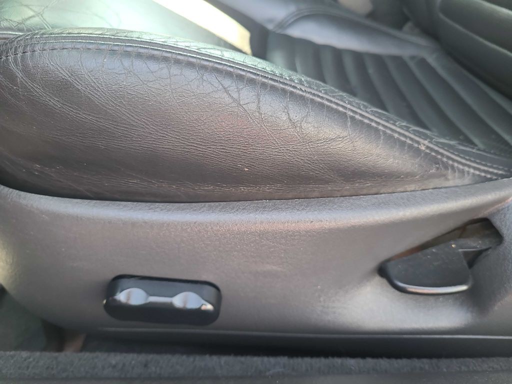 2002 Ford Thunderbird Image 19