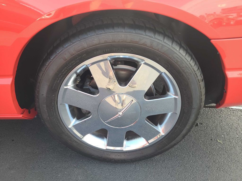 2002 Ford Thunderbird Image 30