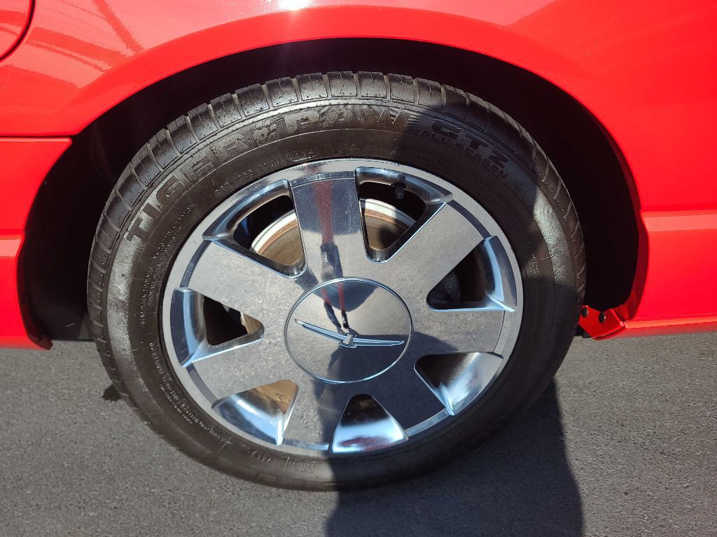 2002 Ford Thunderbird Image 31