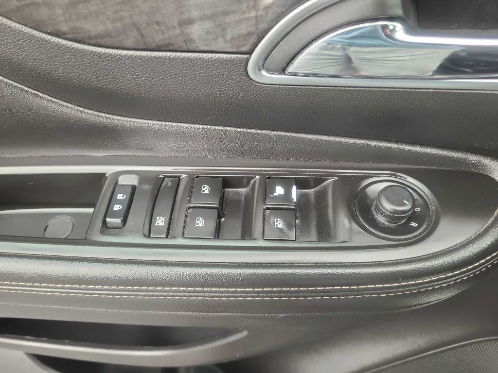 2016 Buick Enclave Image 28