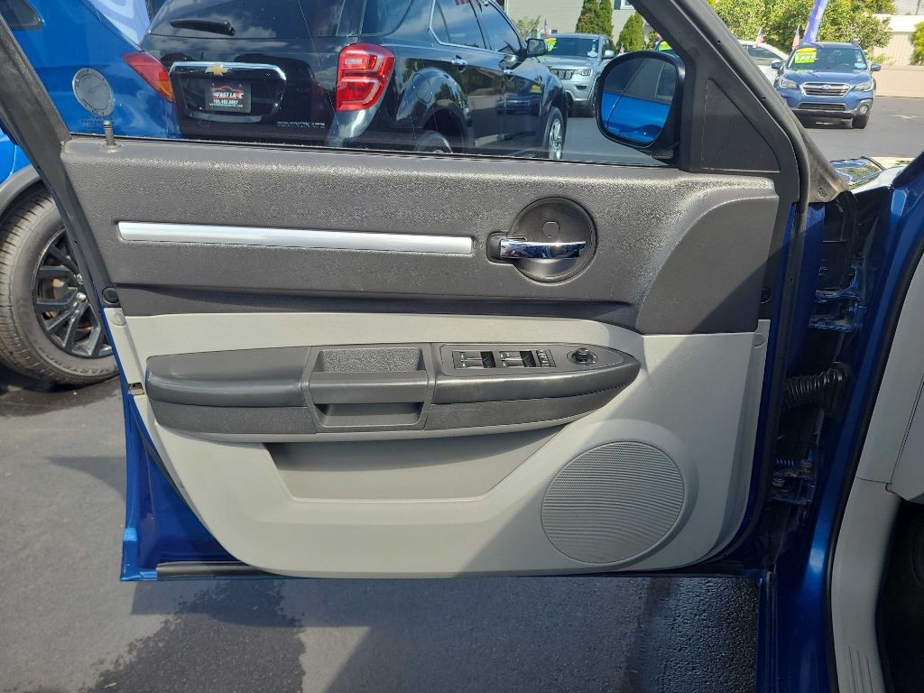2010 Dodge Charger Image 21